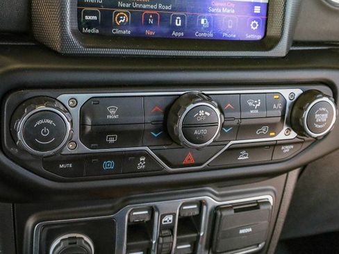 Used 2021 Jeep Wrangler Unlimited Sahara image 18