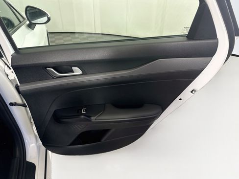 Used 2025 Kia K5 LXS FWD image 28