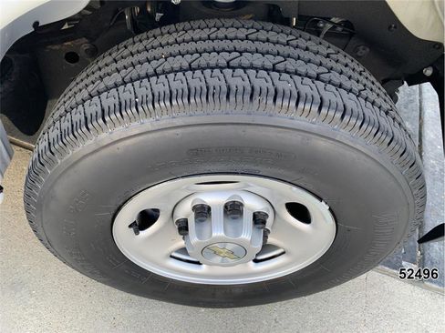 Used 2023 Chevrolet Express 2500 Extended image 21