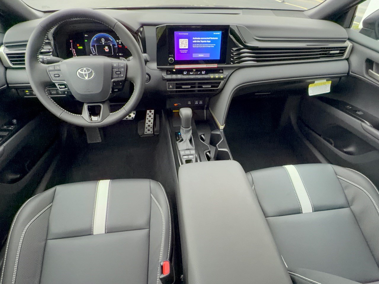 Used 2026 Toyota Camry SE FWD image 17