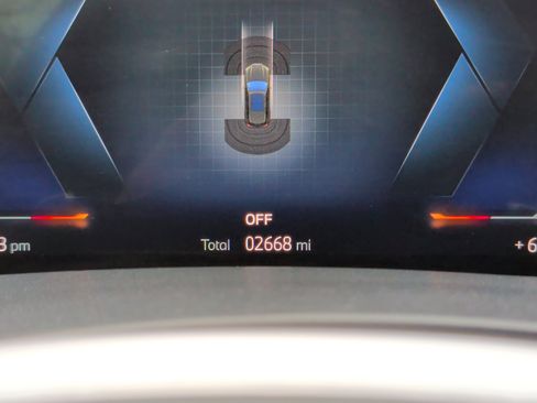 Used 2025 BMW X5 xDrive40i w/ Executive Package image 15