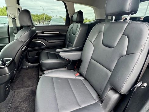 Used 2025 Kia Telluride S AWD/4WD image 12