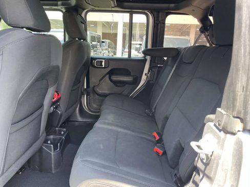 Certified 2018 Jeep Wrangler Unlimited Sport S AWD/4WD image 19