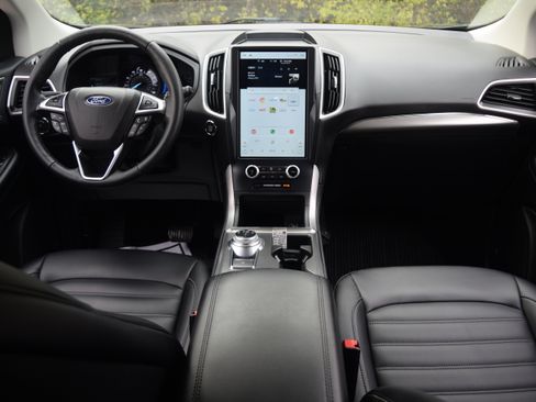 Used 2022 Ford Edge SEL w/ Convenience Package image 8