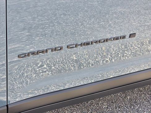 New 2026 Jeep Grand Cherokee L Limited w/ Limited Altitude Package RWD image 33