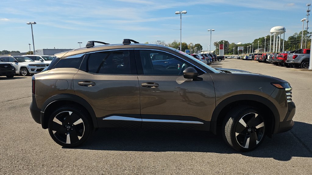 Certified 2025 Nissan Kicks SR FWD image 2
