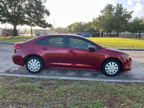 Used 2022 Toyota Corolla LE image 6