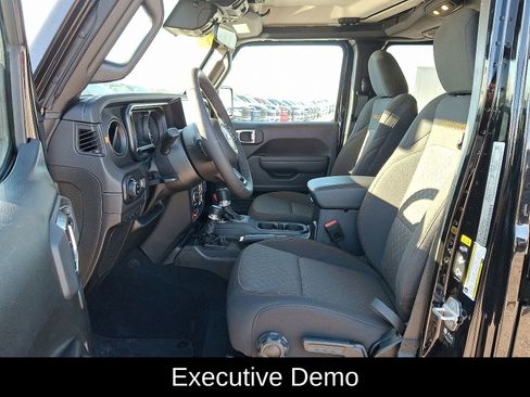 New 2025 Jeep Gladiator Mojave w/ Safety Group image 15