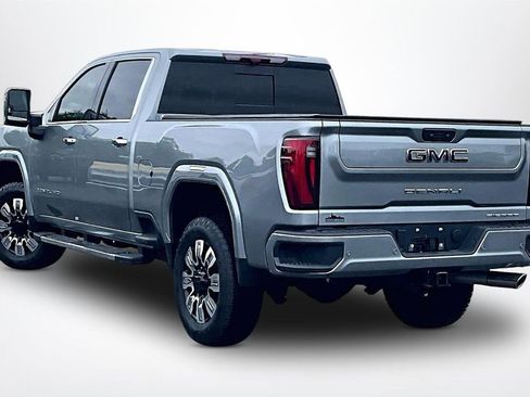 Used 2025 GMC Sierra 3500 Denali w/ Denali Reserve Package AWD/4WD image 5