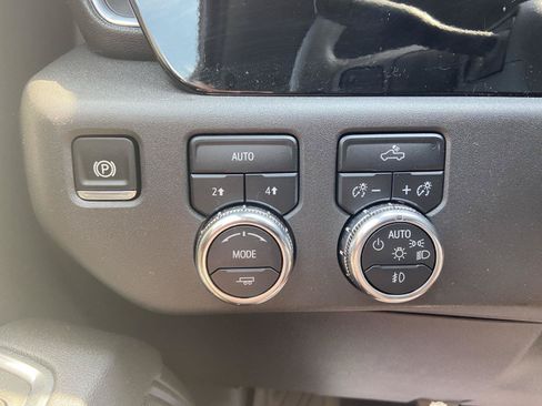 Used 2025 GMC Sierra 1500 Elevation w/ LPO, Elevation Black Package AWD/4WD image 27