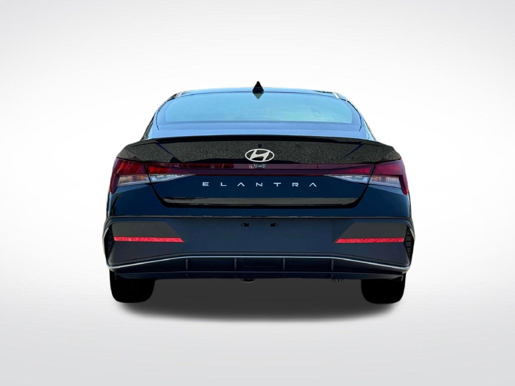 Used 2025 Hyundai Elantra Sport FWD image 7