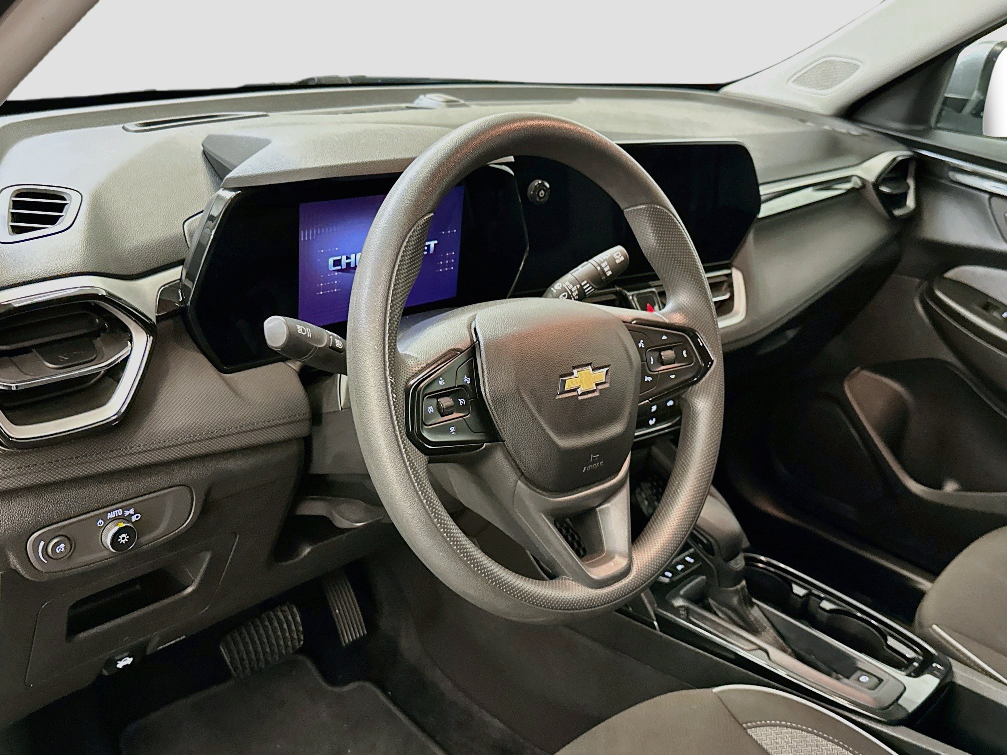 Used 2025 Chevrolet TrailBlazer LT AWD/4WD image 18