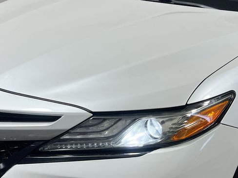 Used 2019 Toyota Camry XSE w/ Navigation Package FWD image 11