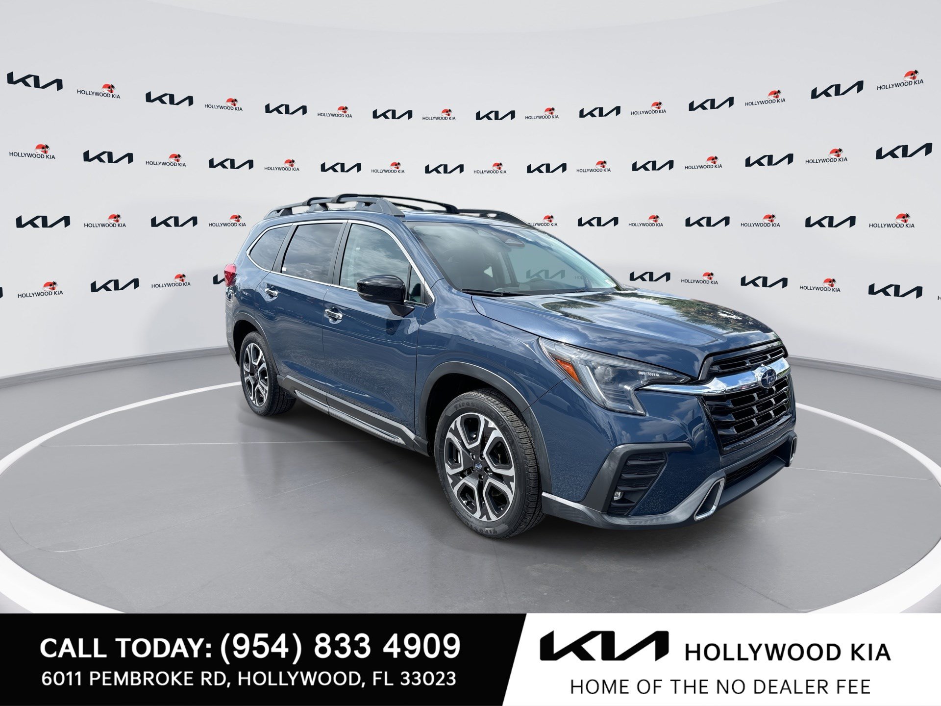 Used 2024 Subaru Ascent Touring AWD/4WD image 2