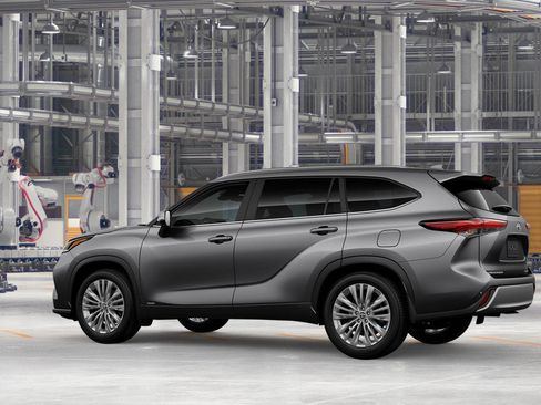 New 2026 Toyota Highlander Platinum image 5