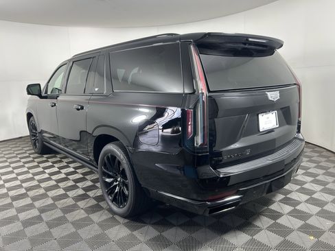 Used 2023 Cadillac Escalade ESV Sport w/ LPO, ONYX Package image 15
