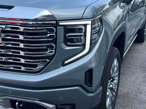 New 2026 GMC Sierra 1500 Denali w/ Denali Reserve Package AWD/4WD image 9