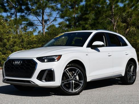 Used 2021 Audi Q5 e Premium Plus w/ Premium Plus Package AWD/4WD image 2