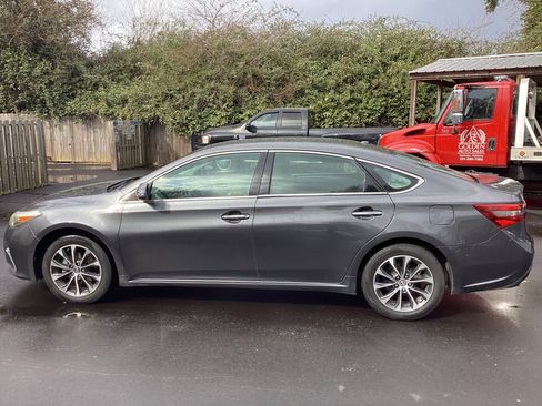 Used 2018 Toyota Avalon XLE image 4
