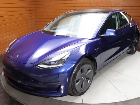 Used 2023 Tesla Model 3 Standard Range image 5