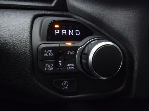 New 2026 RAM 1500 4x4 Crew Cab image 23