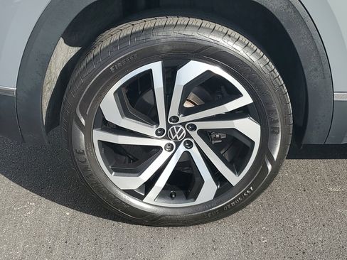 Used 2023 Volkswagen Atlas Cross Sport SEL image 7