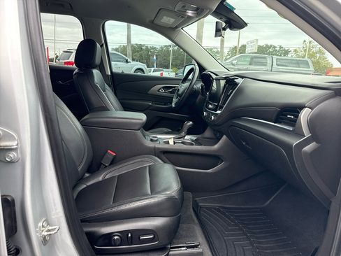 Used 2019 Chevrolet Traverse LT w/ LT Premium Package image 9