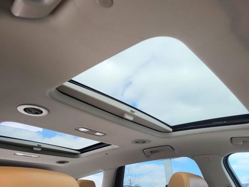 Used 2018 Buick Enclave Premium w/ Experience Buick Package image 8