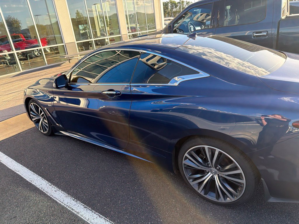 Used 2019 INFINITI Q60 3.0t Luxe w/ Cargo Package RWD image 9