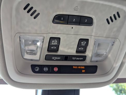 Used 2020 Chevrolet Traverse Premier AWD/4WD image 27
