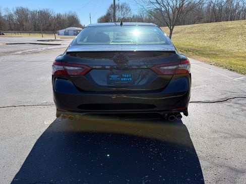 Used 2021 Toyota Camry XSE image 15