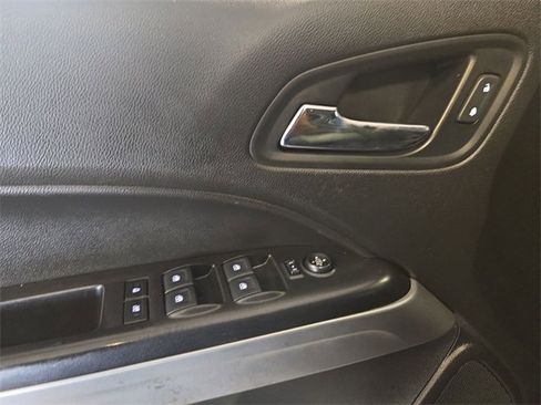 Used 2019 Chevrolet Colorado ZR2 image 13