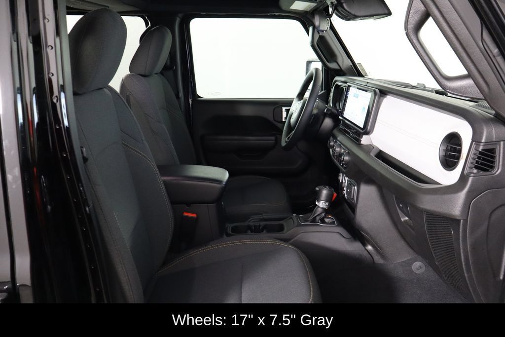 Used 2025 Jeep Wrangler Unlimited Sport AWD/4WD image 18