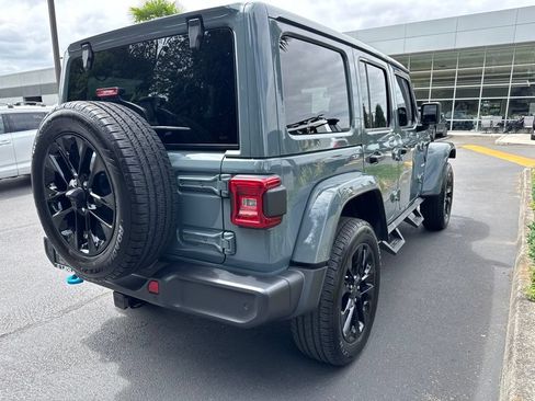Used 2024 Jeep Wrangler Unlimited Sahara w/ Safety Group AWD/4WD image 8