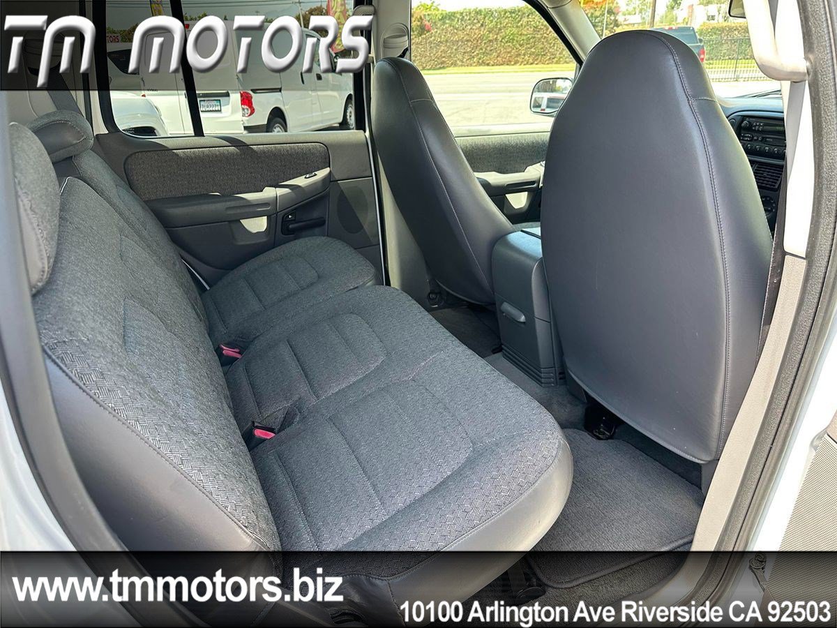 Used 2002 Ford Explorer XLS RWD image 8