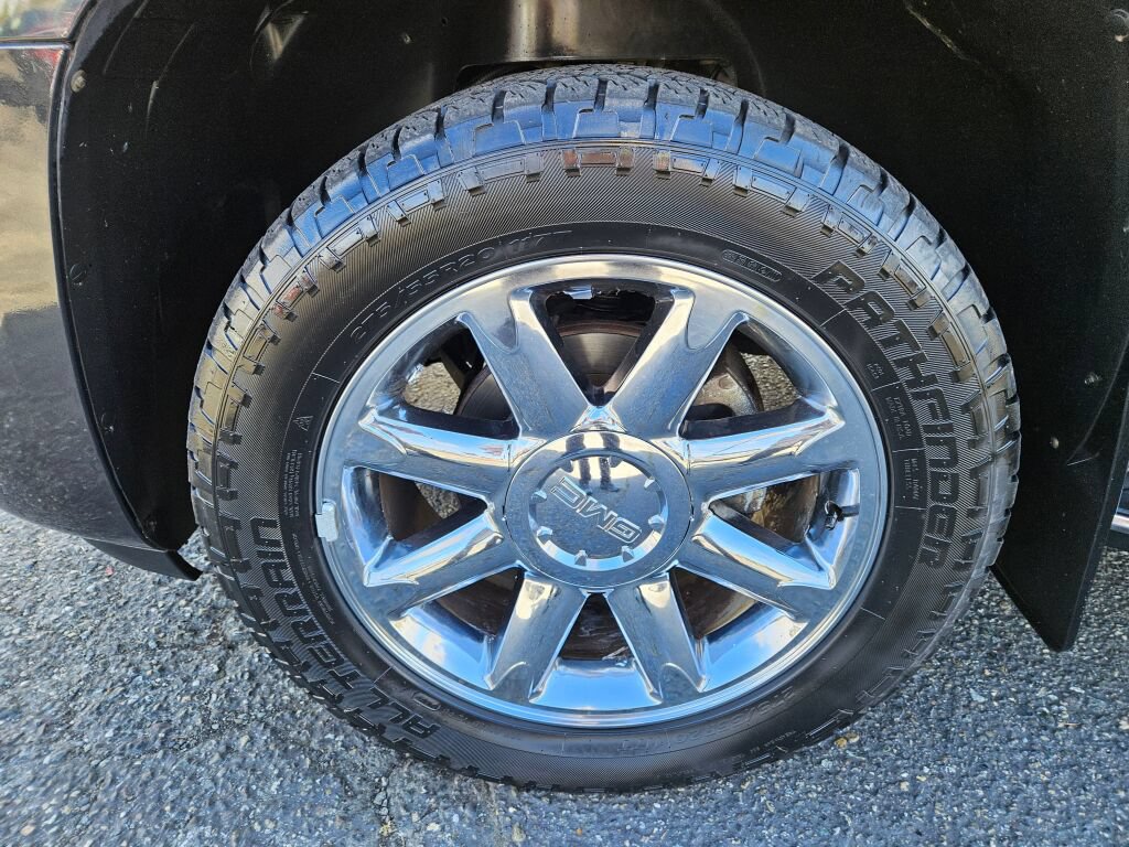 Used 2013 GMC Yukon Denali AWD/4WD image 8