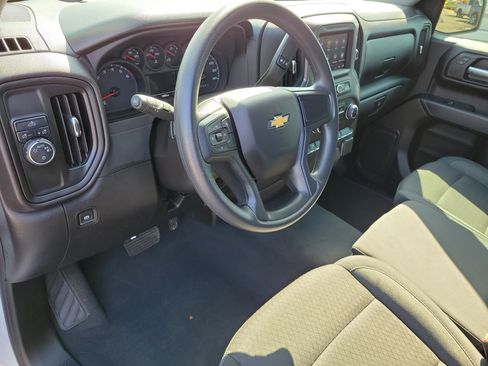 Used 2025 Chevrolet Silverado 1500 Custom image 12
