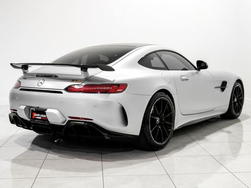 Used 2018 Mercedes-Benz AMG GT R image 4