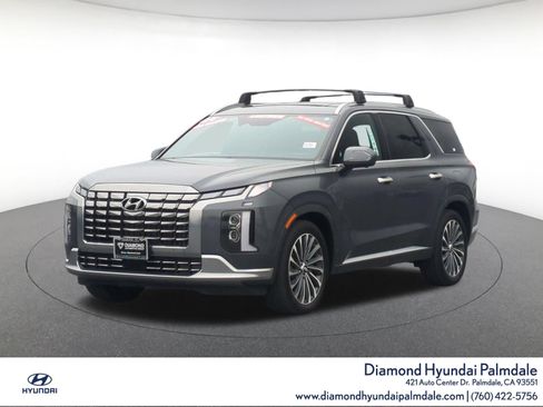 Certified 2024 Hyundai Palisade Calligraphy FWD image 3