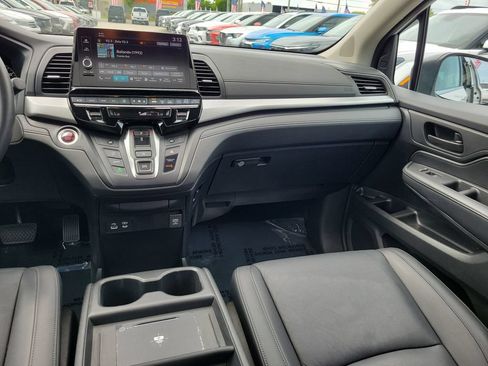 Used 2025 Honda Odyssey EX-L image 13