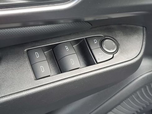 Certified 2024 Chevrolet Equinox EV RS FWD image 16