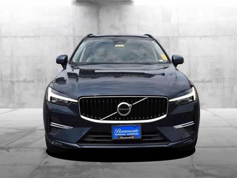 Used 2022 Volvo XC60 B5 Momentum AWD/4WD image 4