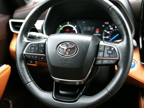 Used 2021 Toyota Highlander Platinum AWD/4WD image 24