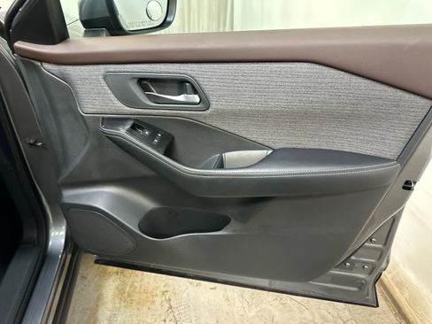 Certified 2023 Nissan Rogue SV image 27