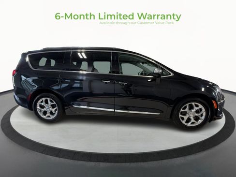 Used 2020 Chrysler Pacifica Limited w/ Advanced Safetytec Group FWD image 8