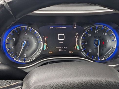 Certified 2021 Chrysler Pacifica Touring-L w/ S Appearance Package image 25