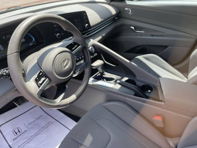 Used 2025 Hyundai Elantra Sport FWD image 11