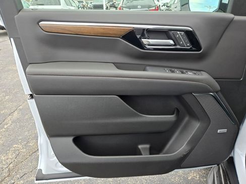 New 2026 Chevrolet Suburban High Country w/ Sun And Tow Package image 24