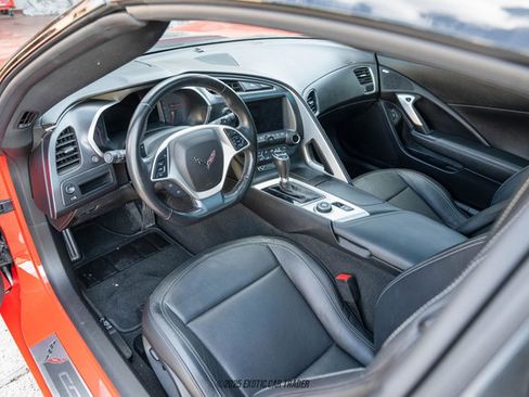 Used 2019 Chevrolet Corvette Stingray Coupe w/ Carbon Flash Badge Package image 35