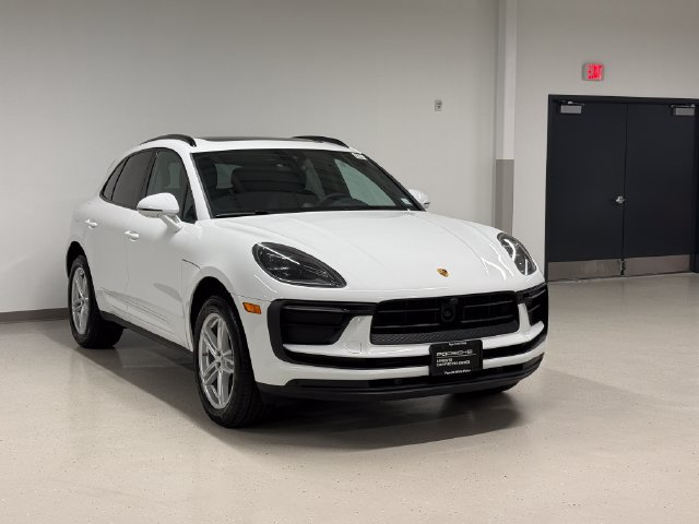 Certified 2026 Porsche Macan AWD/4WD image 7